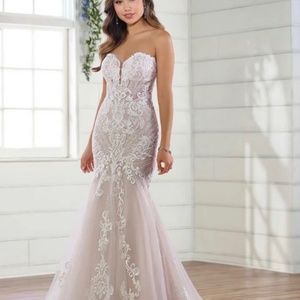 Essense of Australia D2819 Size 10